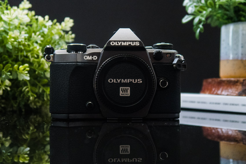 Front view of the Olympus EM-5 ll.